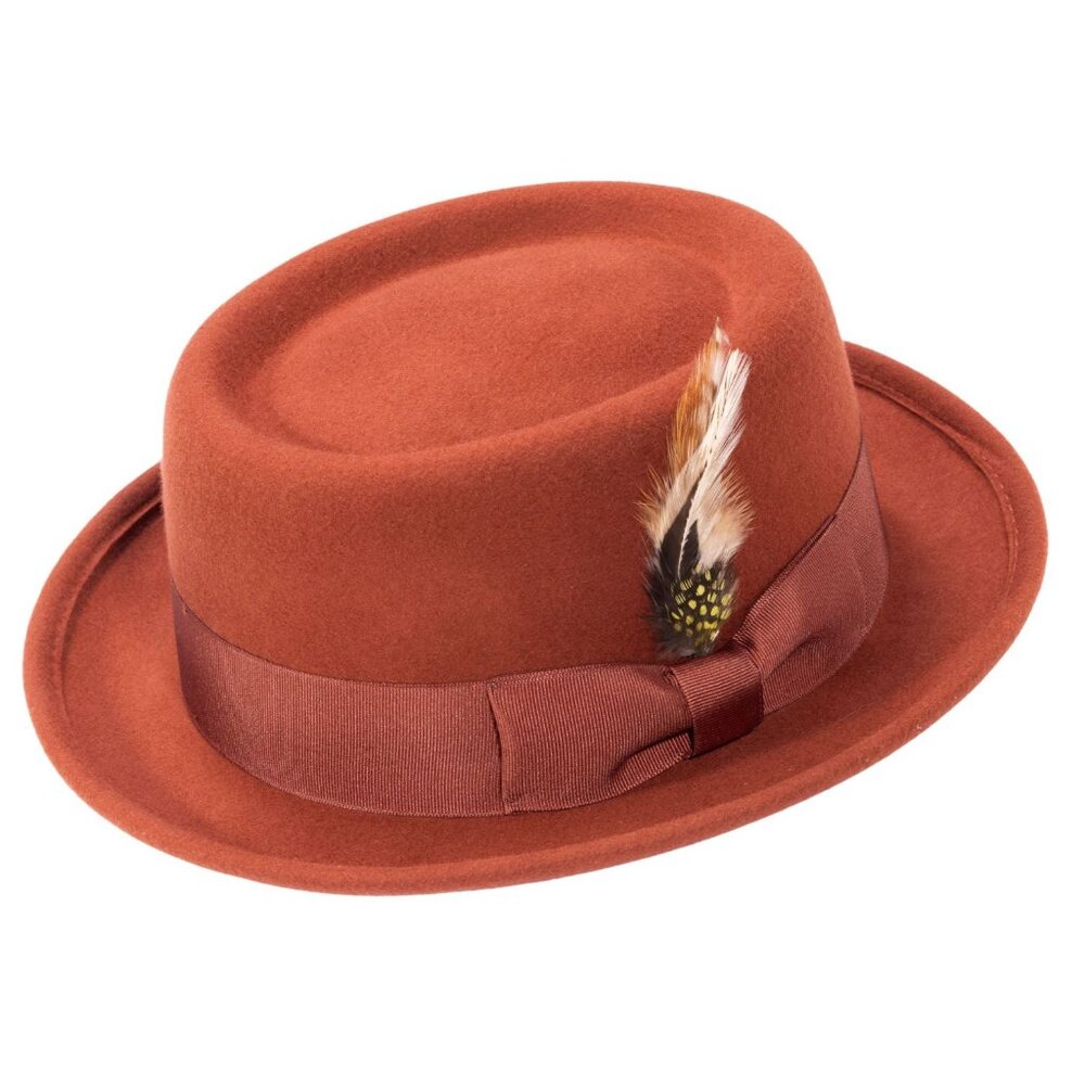 MONTIQUE  COGNAC PORK-PIE WITH FEATHER  ACCENT.    -H 88